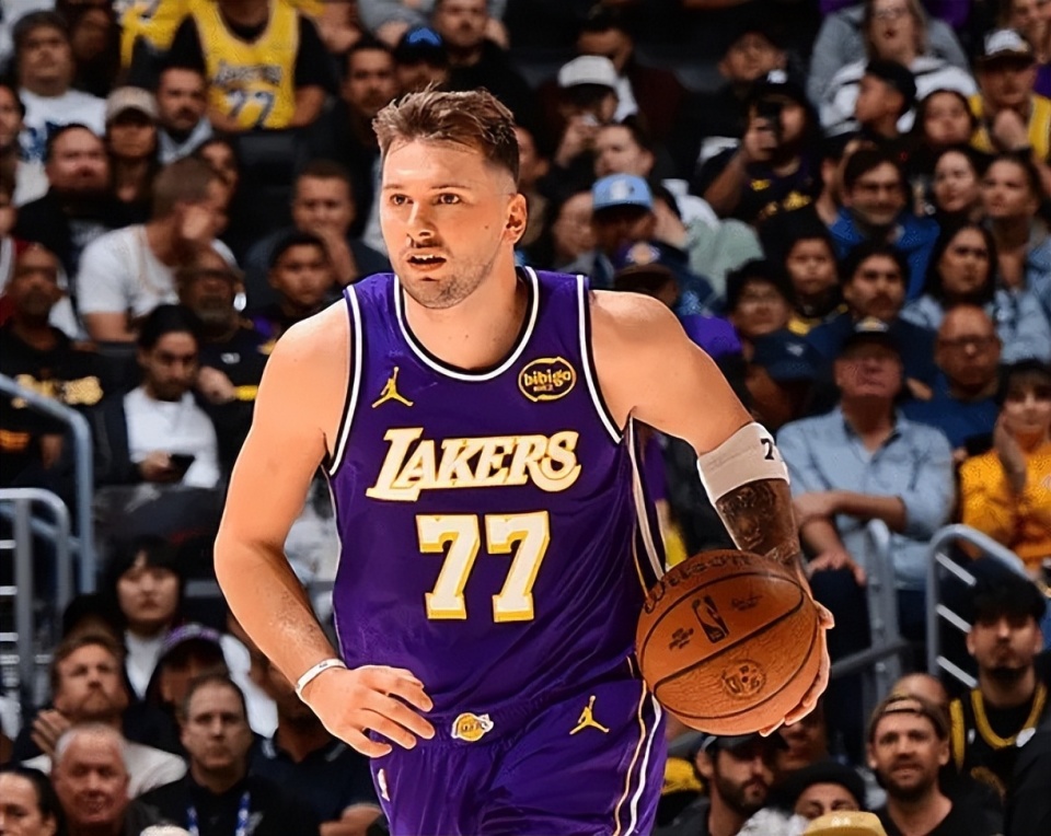 欧宝体育湖人队防守崩盘，惨遭对手狂轰猛炸，最大.的简单介绍