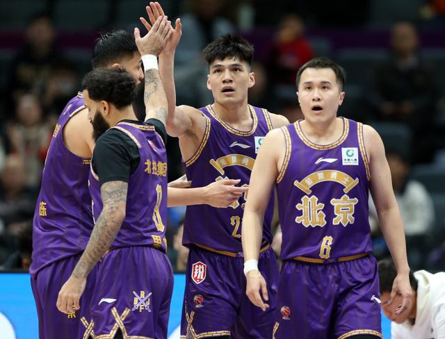 欧宝赛事包含圣安东尼奥马刺状态回暖德布劳内在老鹰比赛中逆转，现场解说直呼：广厦男篮围绕欧篮联单刀错失的词条